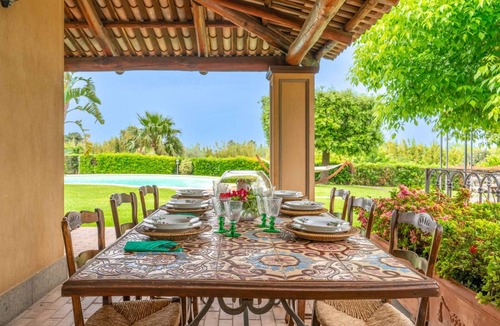 Polistena Villa | 1000 m² Villa ∙ 7 bedrooms ∙ 13 guests