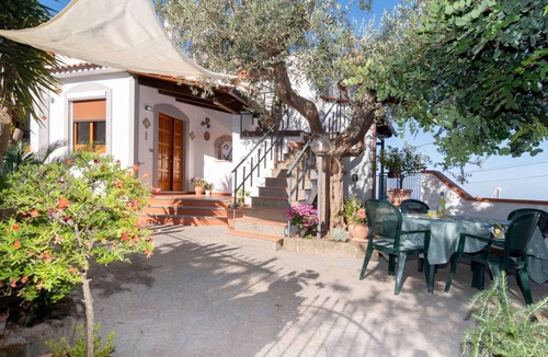 Termini Other | 110 m² Accommodation ∙ 3 bedrooms ∙ 6 guests