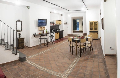 Chiaia Apartment | 120 m² Apartment ∙ 1 bedroom ∙ 5 guests