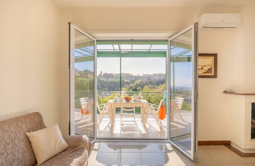 Naples Apartment | 150 m² Apartment ∙ 3 bedrooms ∙ 6 guests
