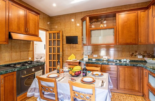 Naples Apartment | 150 m² Apartment ∙ 3 bedrooms ∙ 6 guests