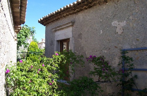 Gerace House | 150 m² House ∙ 2 bedrooms ∙ 5 guests