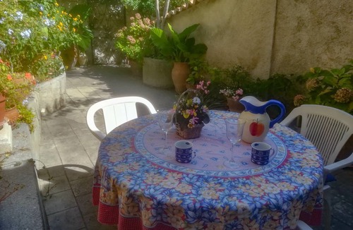 Gerace House | 150 m² House ∙ 2 bedrooms ∙ 5 guests