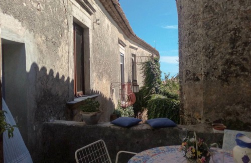 Gerace House | 150 m² House ∙ 2 bedrooms ∙ 5 guests