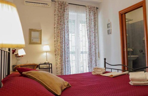 Fuorigrotta Bed & Breakfast | 16 m² Bed and breakfast ∙ 3 guests