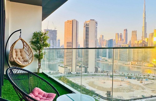 Business Bay Apartment | 1BR Apartment Downtown Dubai with Burj Khalifa and Canal Views