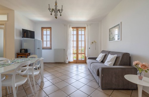 Sant'Agnello Apartment | 2 BEDROOM APARTMENT WITH A VIEW OF THE GULF OF NAPLES