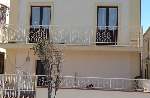 Gallico Marina House | 2 Bedroom Private vacation home in Reggio Calabria