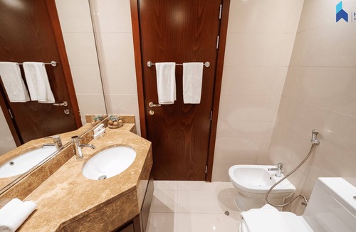 Al Barsha 1 Apartment | 2 BR Perfect for Family/Groups near MOE