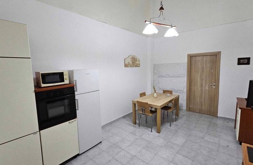 Torre Annunziata Apartment | 2 minutes from the Train .Apartment great for families and groups
