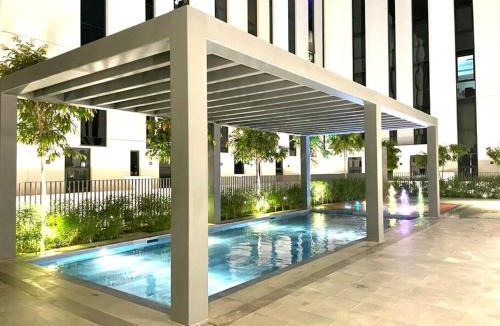 Sharjah Apartment | 20 Mins drive to Dubai International Airport