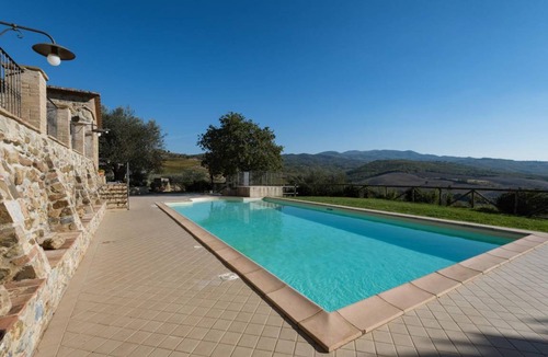 Castel del Piano Villa | 220 m² Villa ∙ 6 bedrooms ∙ 14 guests