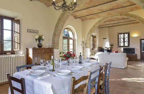 San Giovanni d'Asso Villa | 250 m² Villa ∙ 5 bedrooms ∙ 10 guests