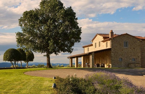Arezzo Villa | 250 m² Villa ∙ 4 bedrooms ∙ 8 guests