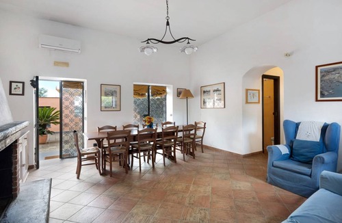 Pozzuoli Villa | 270 m² Villa ∙ 6 bedrooms ∙ 22 guests