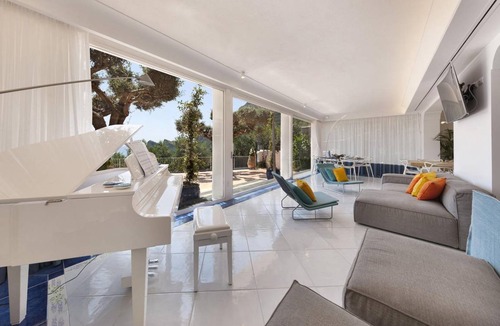 Marina del Cantone Villa | 280 m² Villa ∙ 7 bedrooms ∙ 14 guests