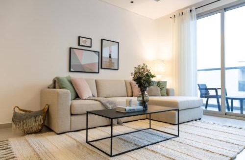 Jumeira 3 Apartment | 2BR API 1000 Community View Jumeirah