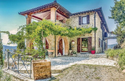 Passignano sul Trasimeno House | 300 m² House ∙ 4 bedrooms ∙ 8 guests