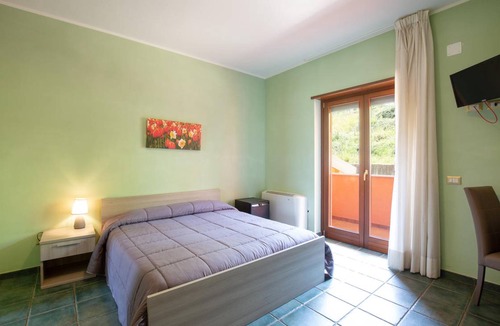 Rende House | 300 m² Maisonette ∙ 6 bedrooms ∙ 15 guests