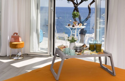 Marina del Cantone Villa | 300 m² Villa ∙ 6 bedrooms ∙ 12 guests