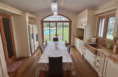 Zona XXV Vallerano Villa | 300 m² Villa ∙ 2 bedrooms ∙ 4 guests