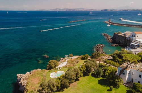 Ischia Porto Villa | 320 m² Villa ∙ 7 bedrooms ∙ 16 guests