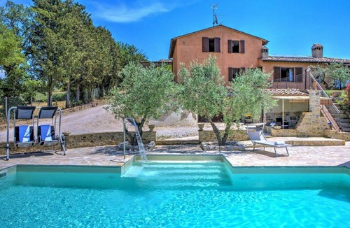 Montone Villa | 330 m² Villa ∙ 6 bedrooms ∙ 12 guests