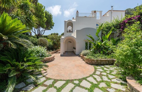 Capri House | 340 m² Farmhouse ∙ 5 bedrooms ∙ 10 guests