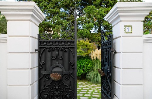 Capri House | 340 m² Farmhouse ∙ 5 bedrooms ∙ 10 guests