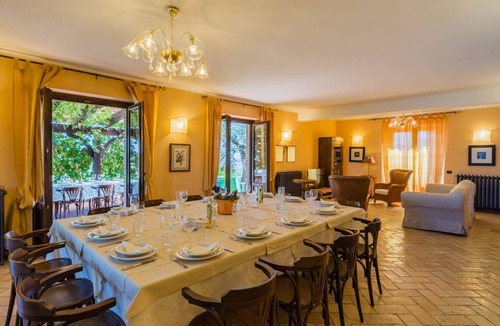 Montalto delle Marche Villa | 350 m² Villa ∙ 7 bedrooms ∙ 16 guests