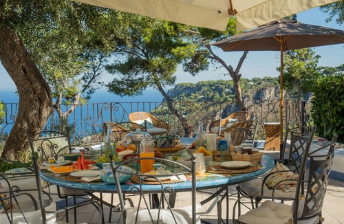 Anacapri Villa | 350 m² Villa ∙ 6 bedrooms ∙ 11 guests