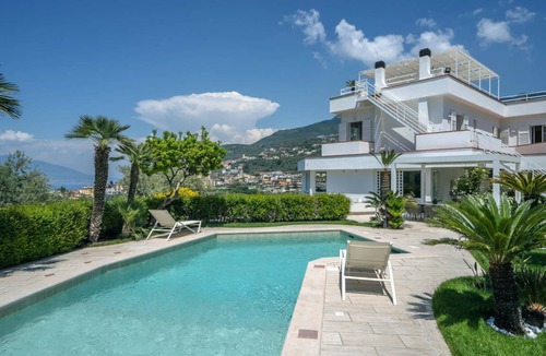 Vico Equense Villa | 370 m² Villa ∙ 4 bedrooms ∙ 10 guests