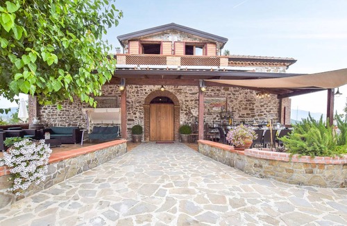 Rutino House | 380 m² House ∙ 7 bedrooms ∙ 16 guests