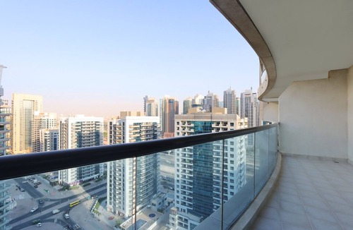 Dubai Marina Apartment | 3BR with Marina Skyline Views, Near Mall & Metro