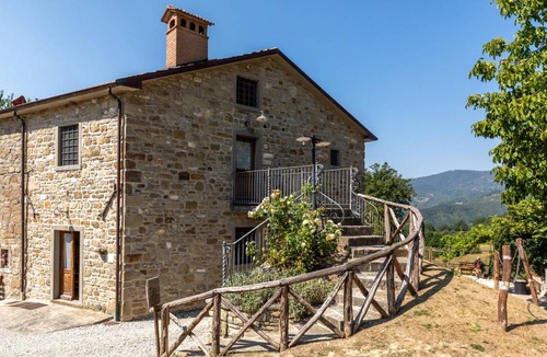 Pieve Santo Stefano House | 400 m² Maisonette ∙ 9 bedrooms ∙ 18 guests