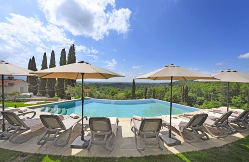 Ponte Buriano Resort | 405 m² Luxury rental ∙ 5 bedrooms ∙ 10 guests
