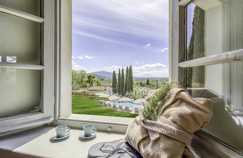 Ponte Buriano Resort | 405 m² Luxury rental ∙ 5 bedrooms ∙ 10 guests