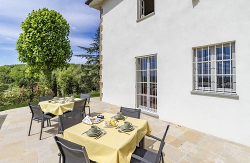 Ponte Buriano Resort | 405 m² Luxury rental ∙ 5 bedrooms ∙ 10 guests