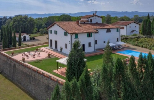 Reggello Villa | 468 m² Villa ∙ 8 bedrooms ∙ 20 guests