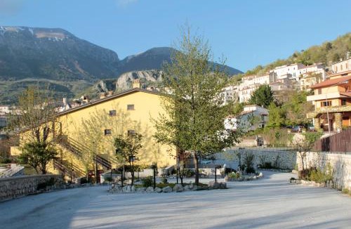 Barrea Apartment | 4Flats in Orto di Venanzio