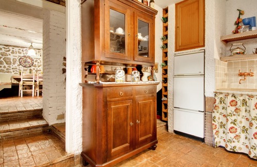 Collicello Villa | 5 bedroom property with private pool, gym, ping pong, 90km northern Rome