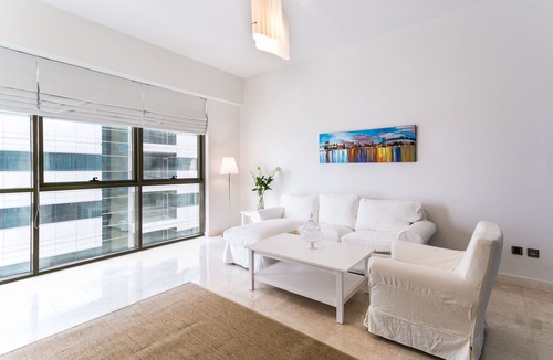 Al Barsha 1 Apartment | 5 mins from Mall of the Emirates!