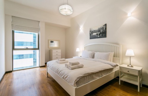 Al Barsha 1 Apartment | 5 mins from Mall of the Emirates!