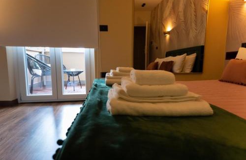 Cosenza House | 5 Sensi - Vasca Idromassaggio, Terrazzo, Fibra Ultraveloce, Parcheggio Coperto su Richiesta