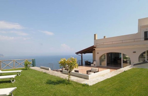 Amalfi Villa | 500 m² Villa ∙ 11 bedrooms ∙ 22 guests