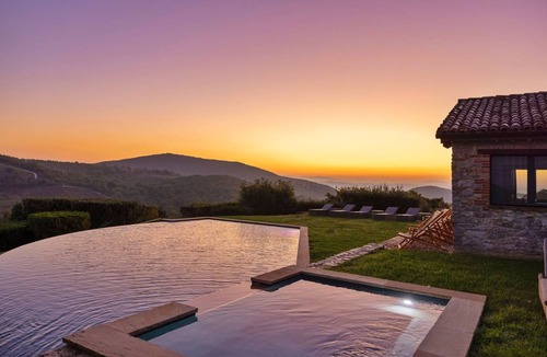 Collesanto Villa | 525 m² Villa ∙ 8 bedrooms ∙ 16 guests