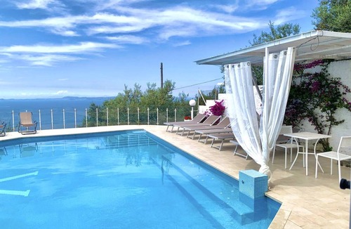 Schiazzano Villa | 600 m² Villa ∙ 6 bedrooms ∙ 12 guests