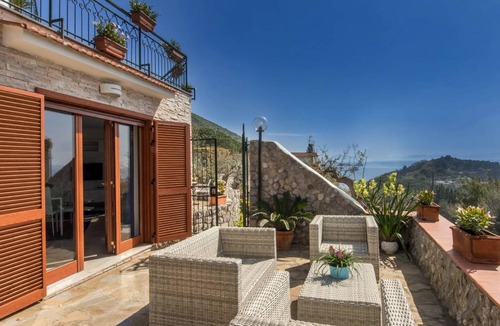 Sirenuse House | 680 m² House ∙ 4 bedrooms ∙ 8 guests