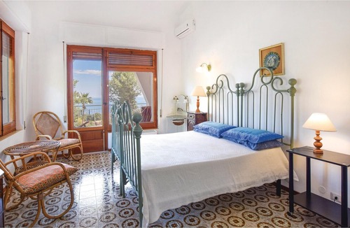 Copanello House | 7 bedroom accommodation in Stalettì