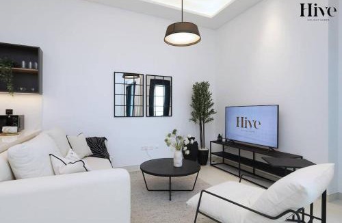 Jebel Ali Apartment | 7 By Aurora 302